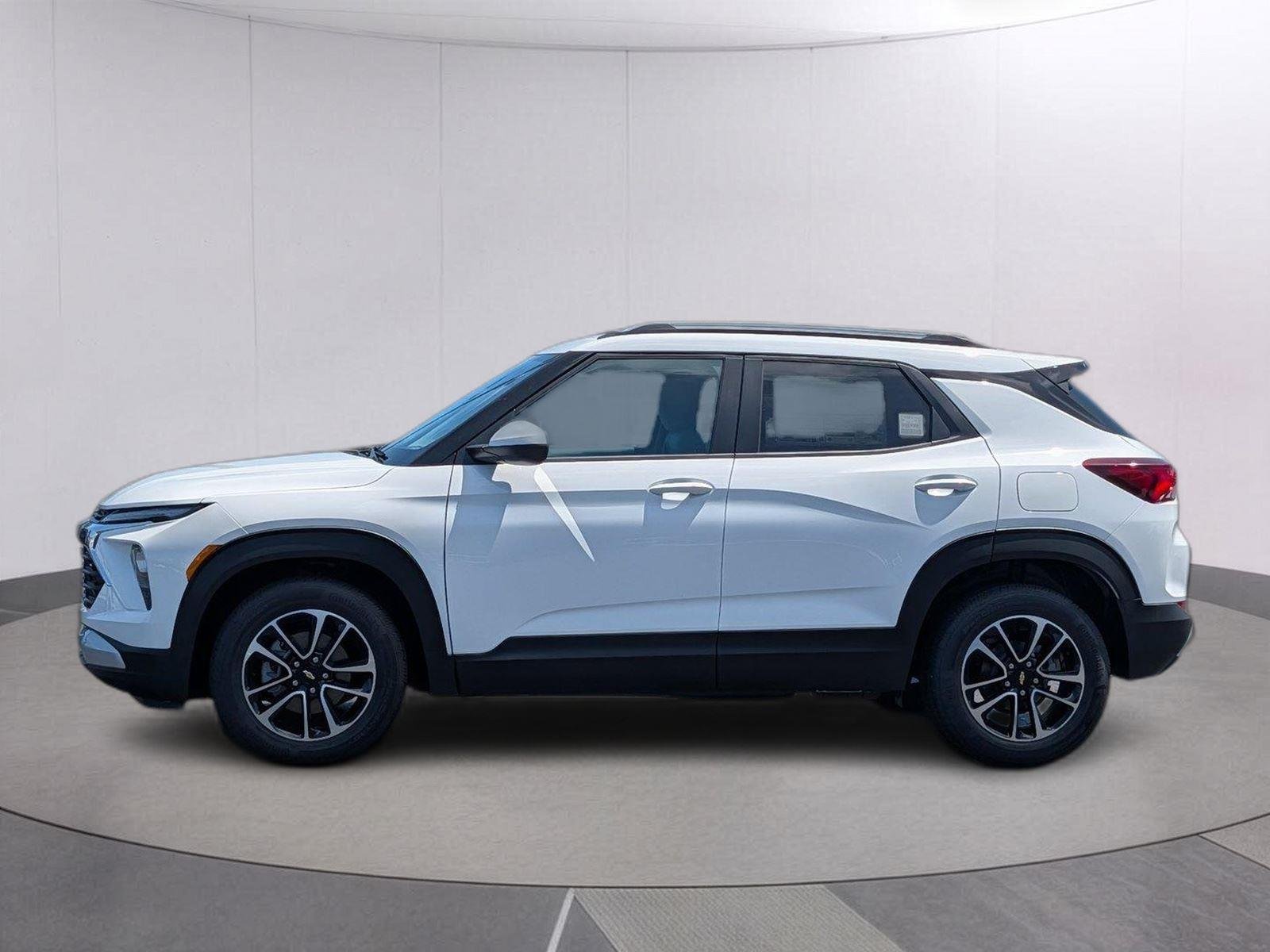 New 2026 Summit White Chevrolet LT image 2