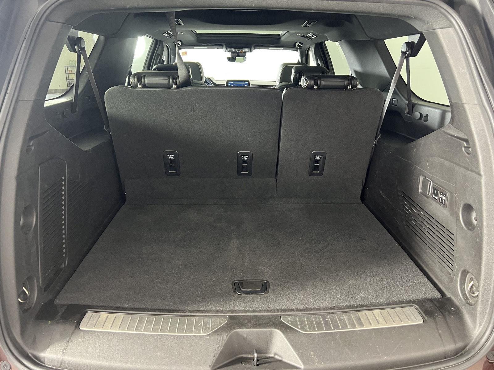 Used 2023 Auburn Metallic Chevrolet Premier image 27