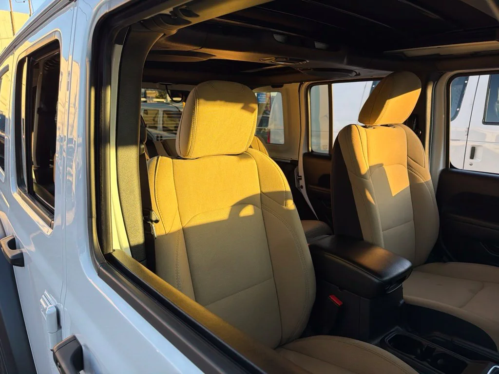 Used 2023 White Jeep Sport S image 14