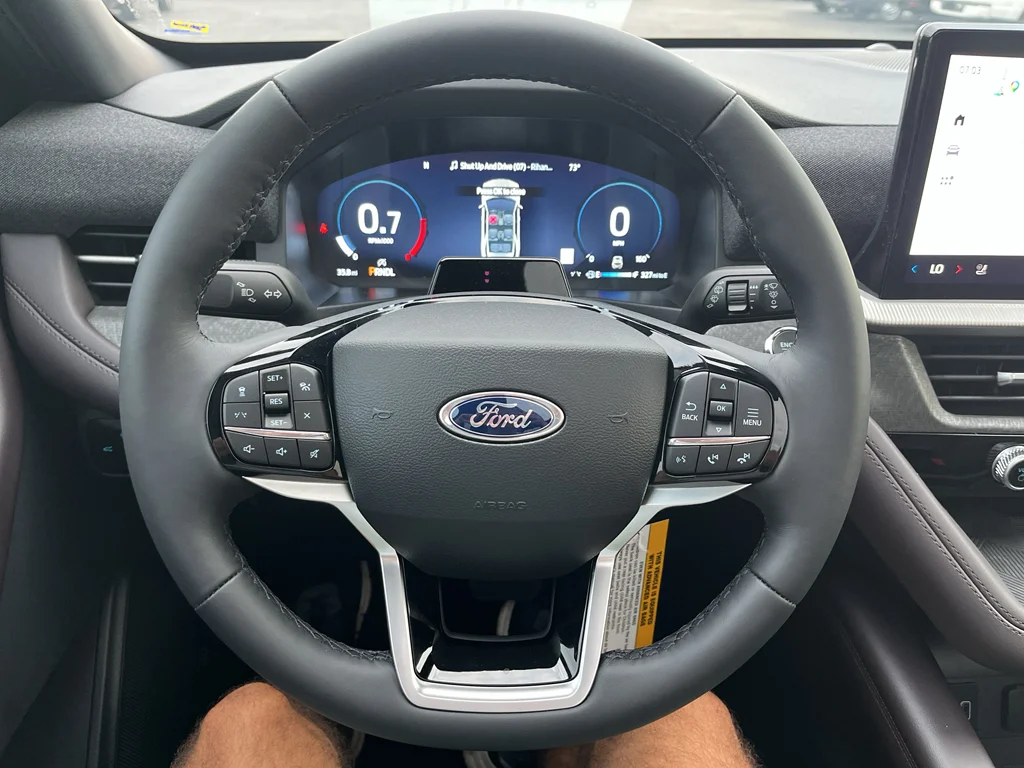 New 2026 Star White Metallic Tri-Coat Ford Platinum™ image 22
