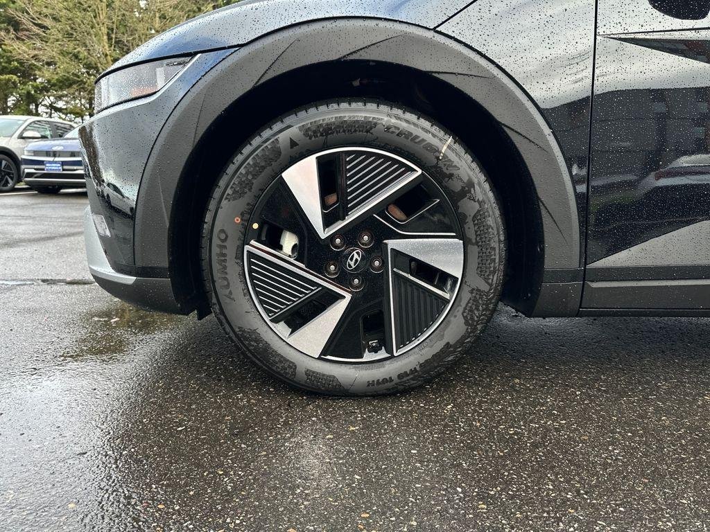 New 2026 Black Hyundai SEL image 17
