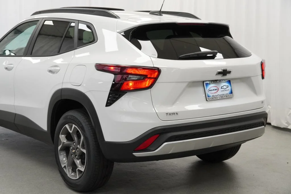 New 2026 Summit White Chevrolet LT image 38