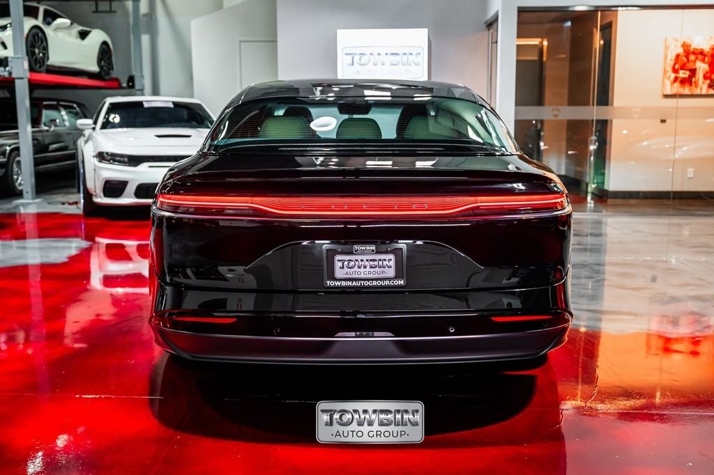 Used 2024  Lucid Touring image 5