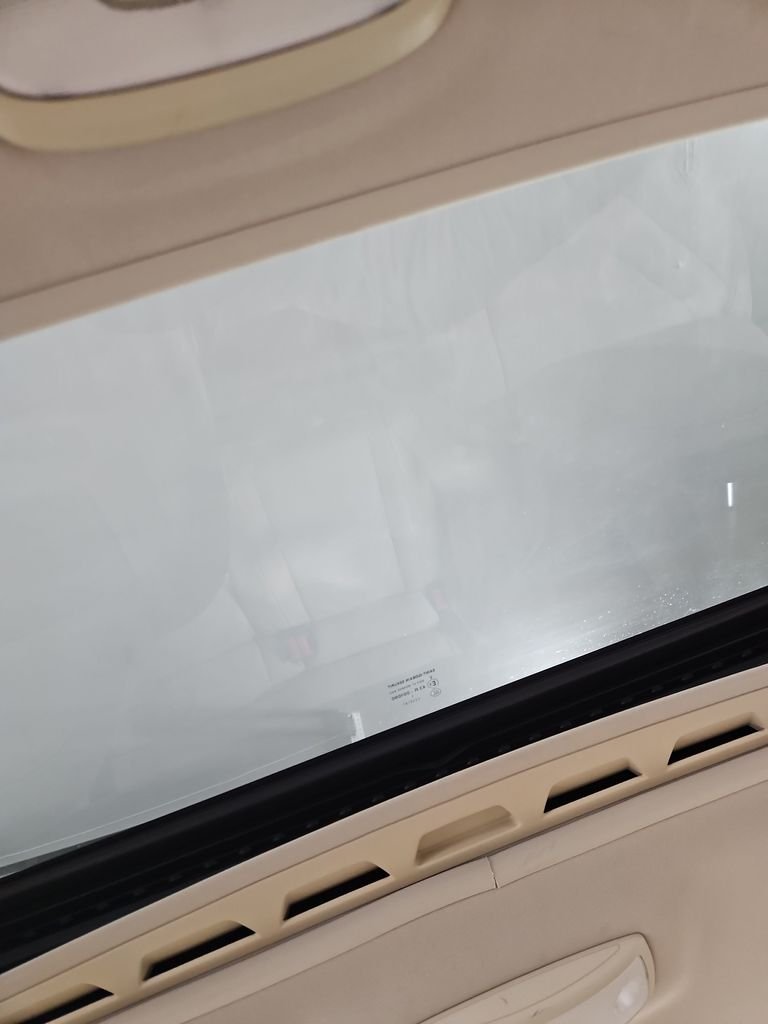 Used 2013 Red Volvo  image 20