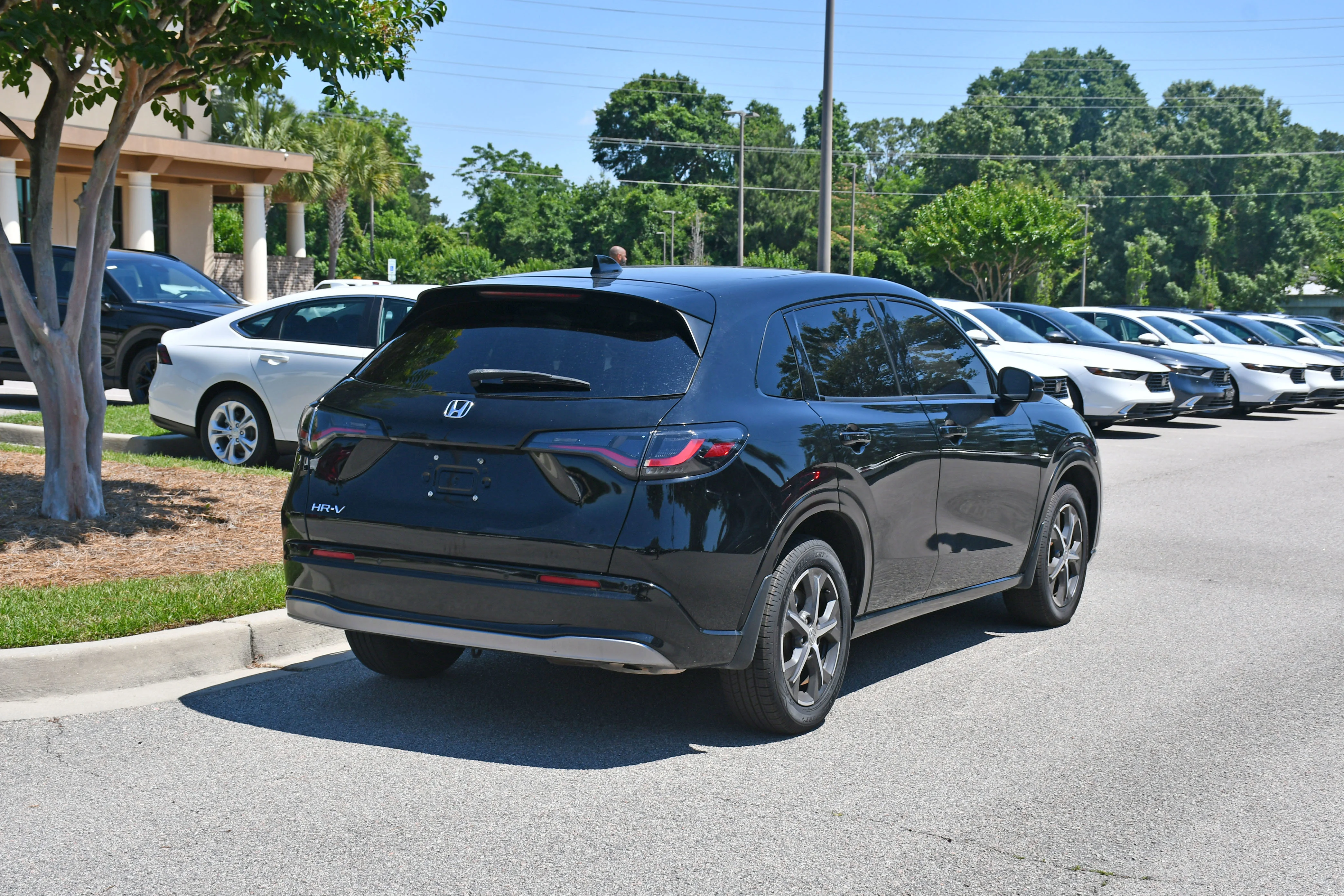 2023 Honda HR-V EX-L - Photo 4