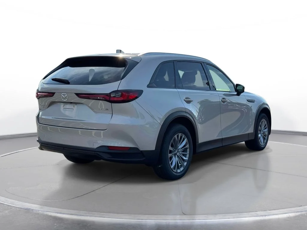 Certified Used 2024 Platinum Mazda 3.3 Turbo Preferred Plus image 9