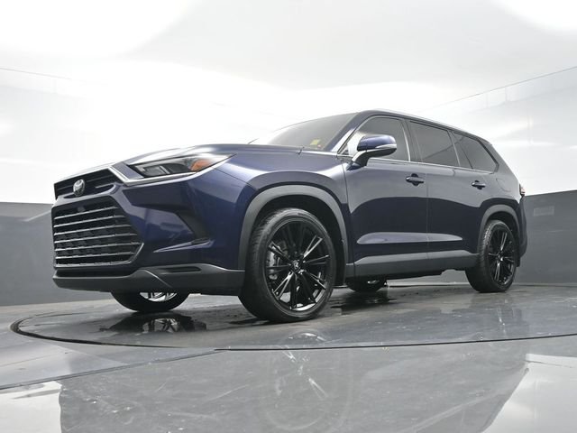 Used 2024  Toyota XLE image 36