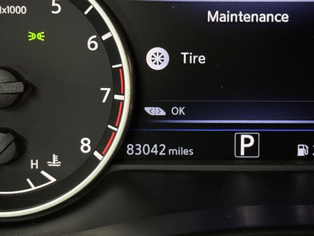 Used 2020 Super Black Metallic Nissan Platinum image 24