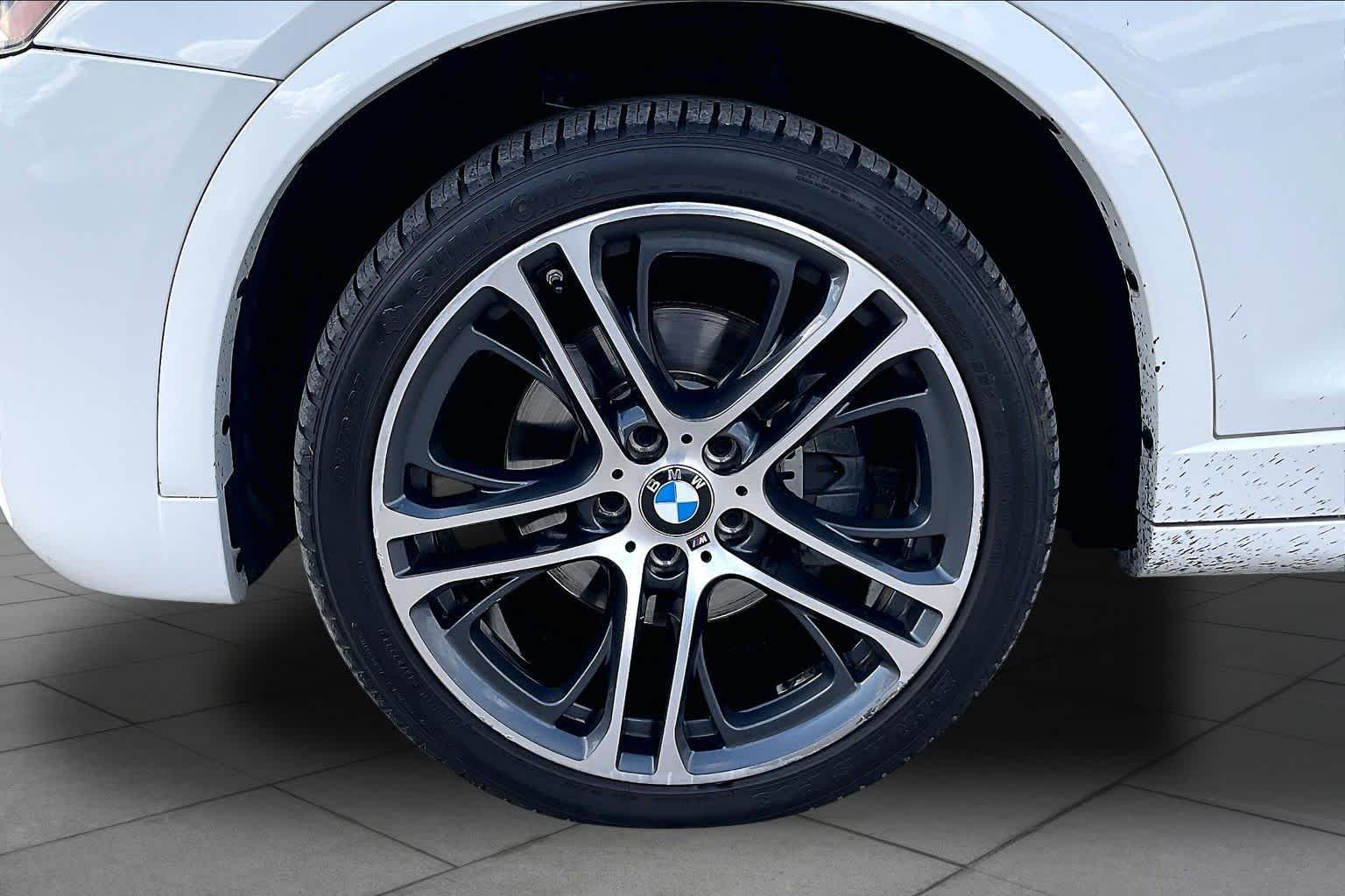 Used 2015 Alpine White BMW xDrive28i image 11