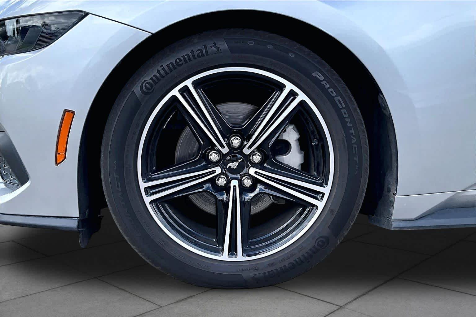 Used 2025 Iconic Silver Metallic Ford EcoBoost Premium image 9