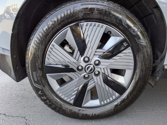Used 2025 Boulder Gray Nissan SL image 30