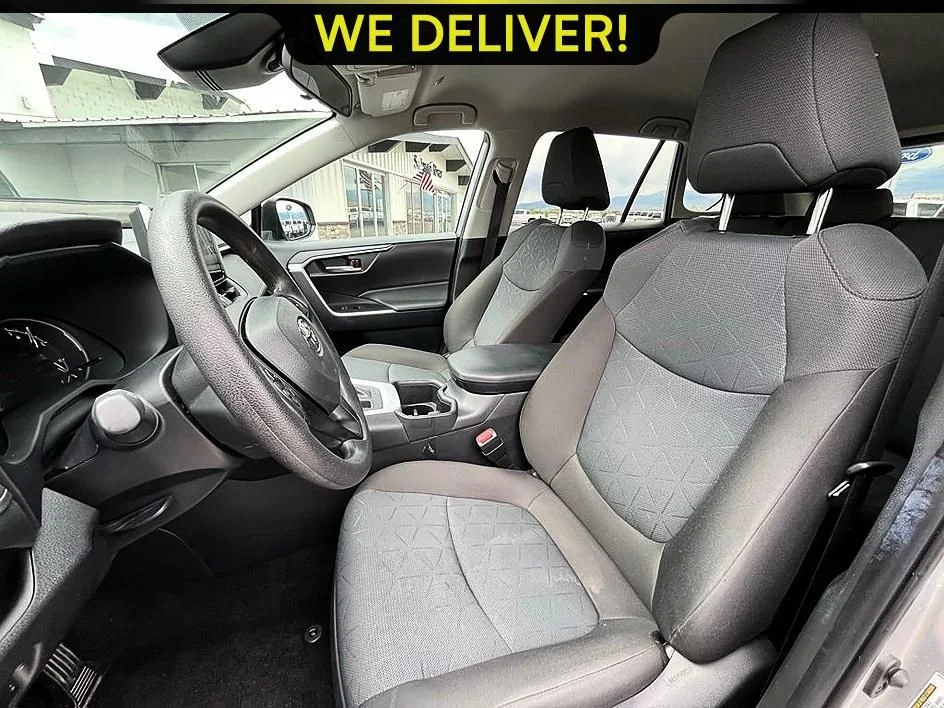 Used 2025 Silver Toyota XLE image 9
