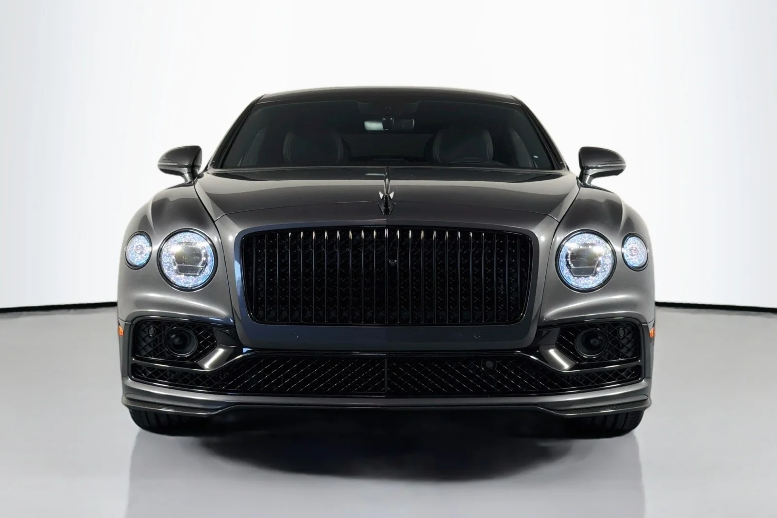 Used 2021 GRAY Bentley W12 image 2
