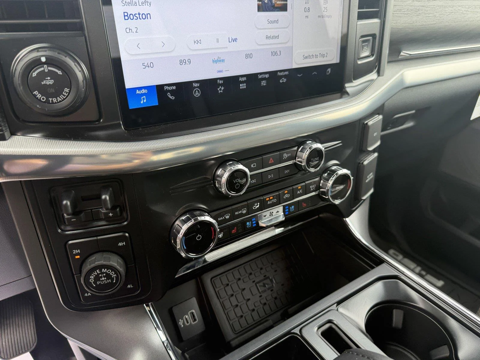 New 2026 Agate Black Metallic Ford Lariat® image 19