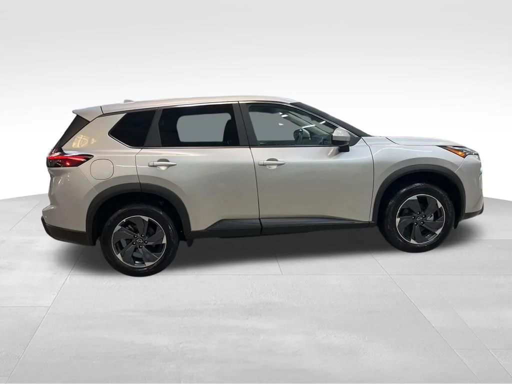 Used 2025 Silver Nissan SV image 6
