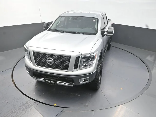 Used 2018 Silver Nissan PRO-4X image 24
