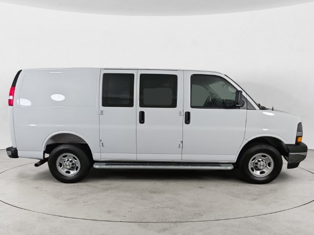 Used 2025 Summit White Chevrolet WT image 4