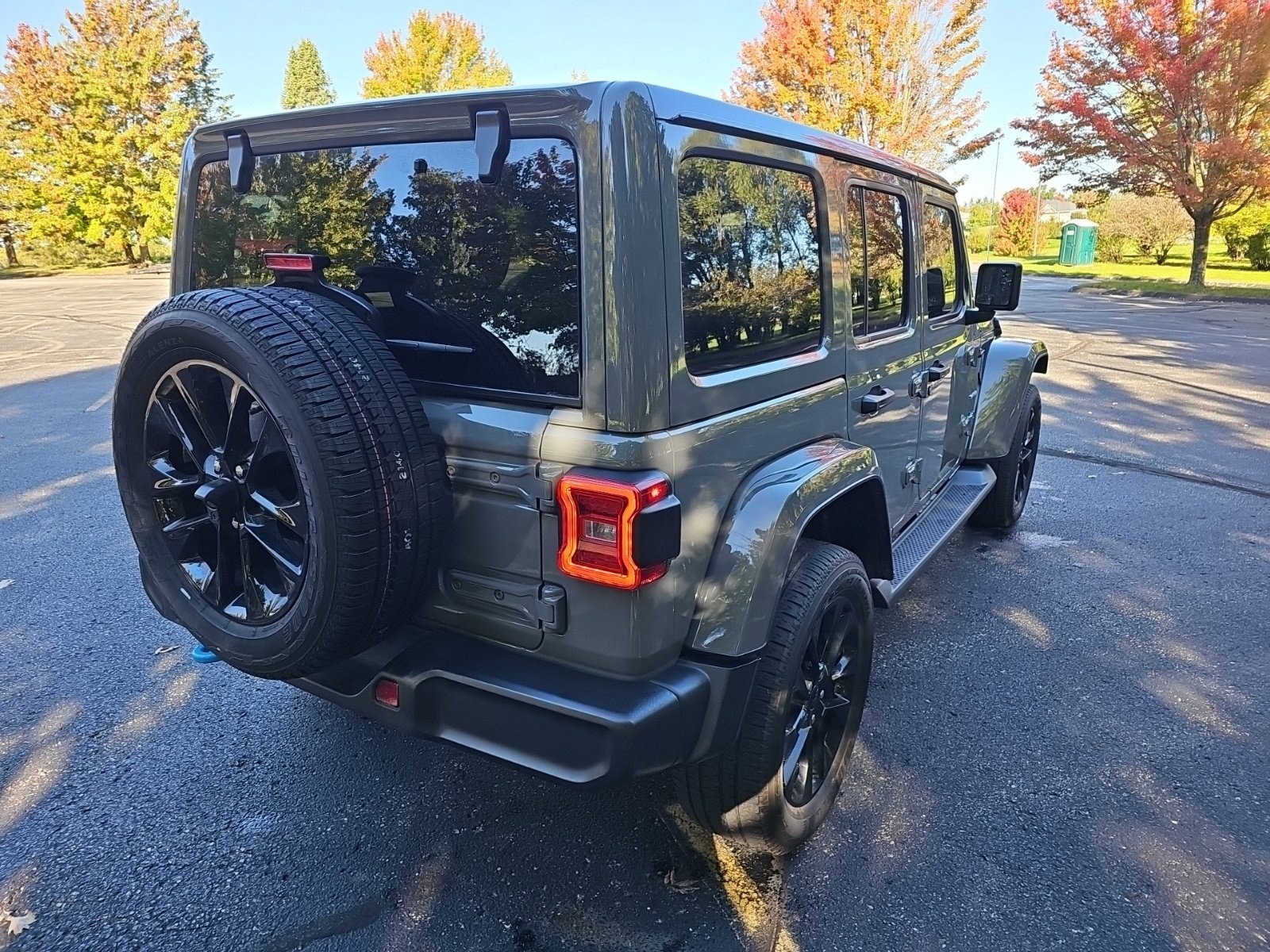 Certified Used 2023 Sting-Gray Clearcoat Jeep Sahara image 5