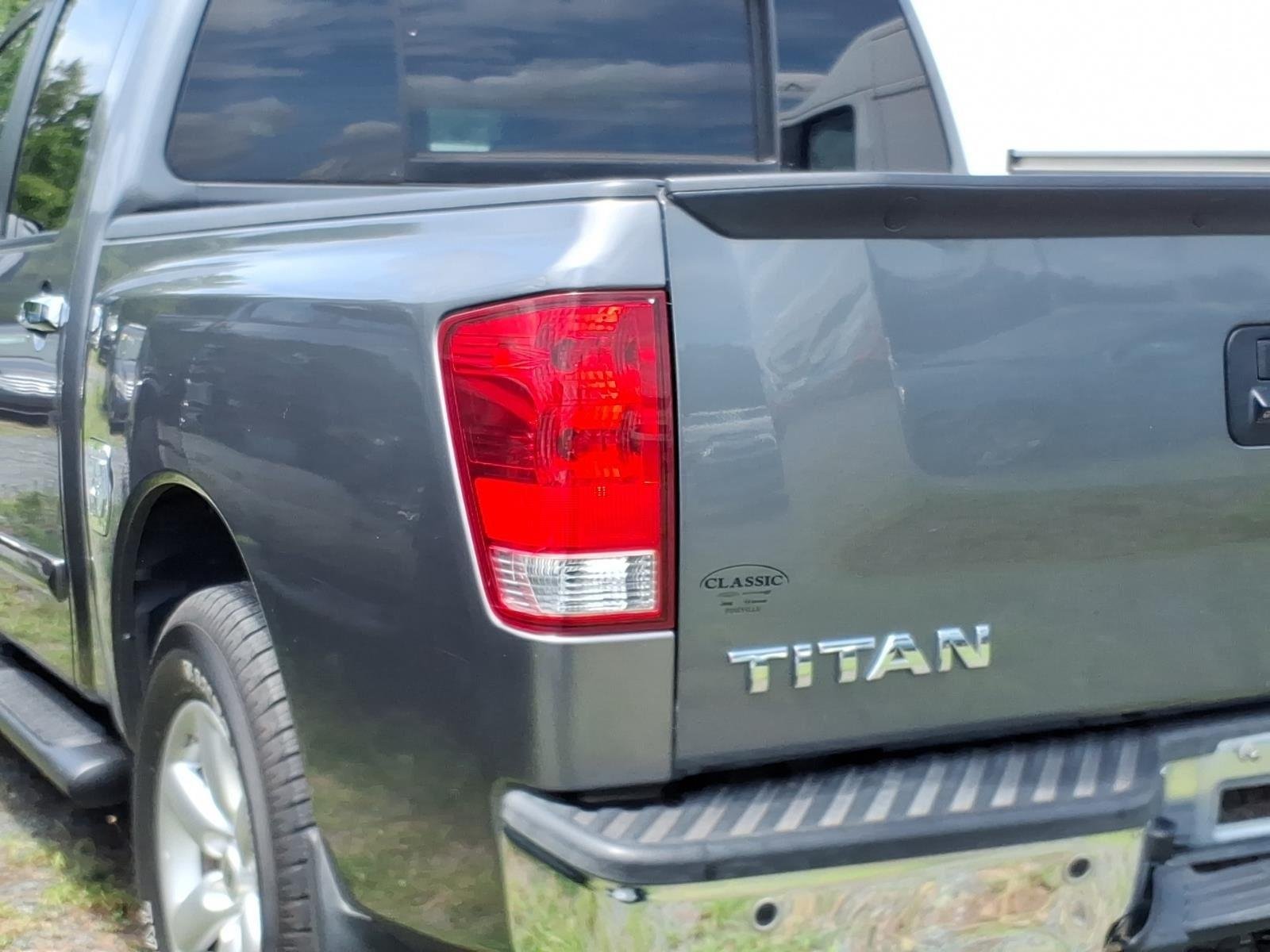Used 2014 Gun Metallic Nissan SV image 12