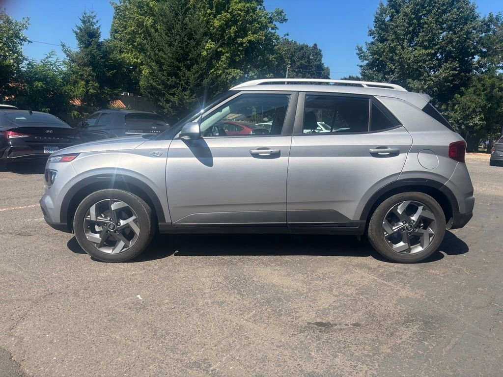 Used 2025 Silver Hyundai SEL image 10