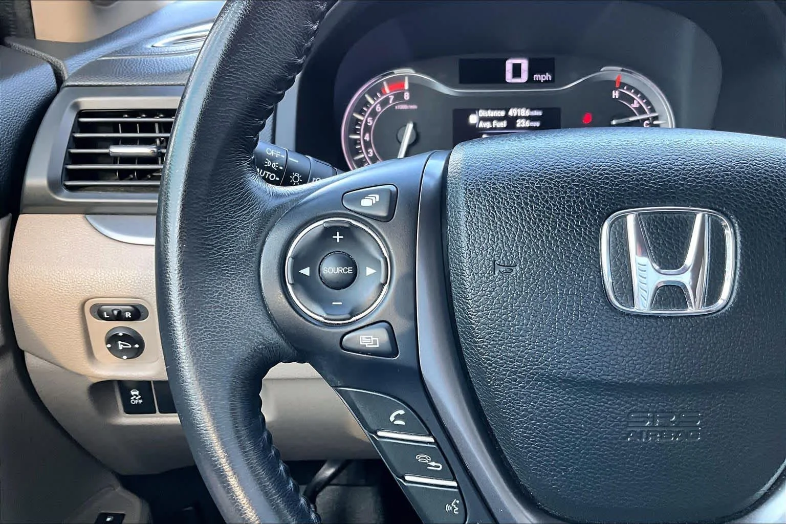 Used 2017 White Diamond Pearl Honda EX-L image 24