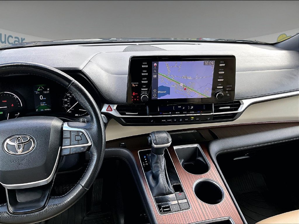 Used 2022  Toyota XLE image 19