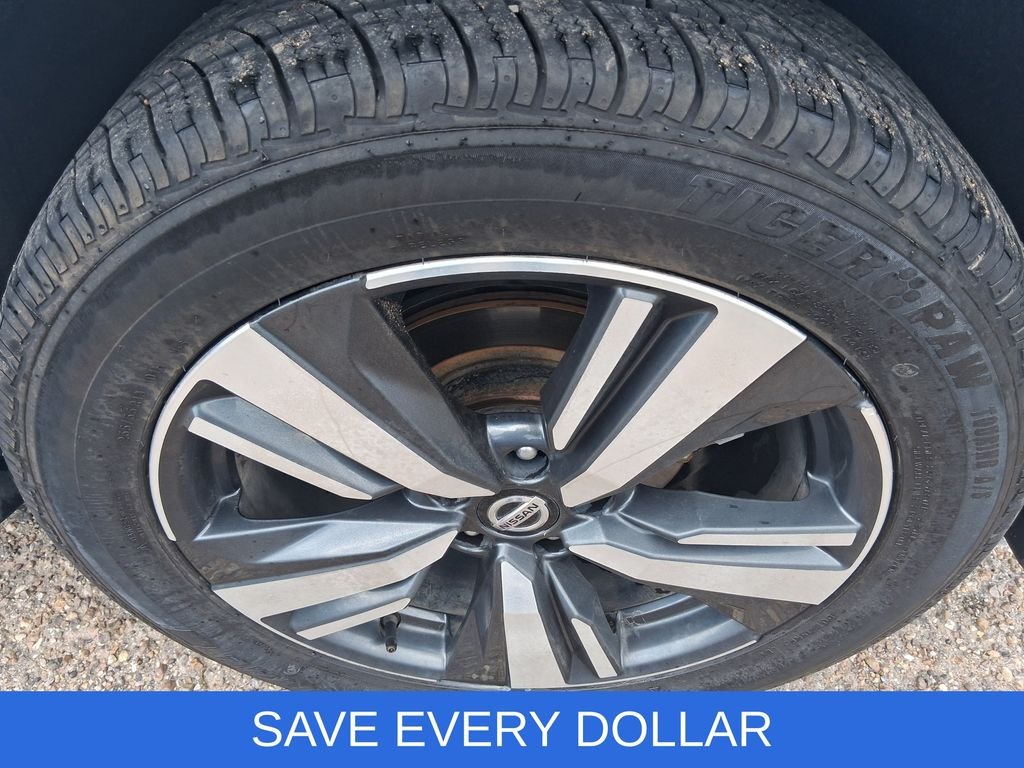 Used 2021 White Nissan SL image 20