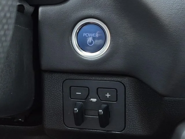 Used 2023 Wind Chill Pearl Toyota Platinum image 33