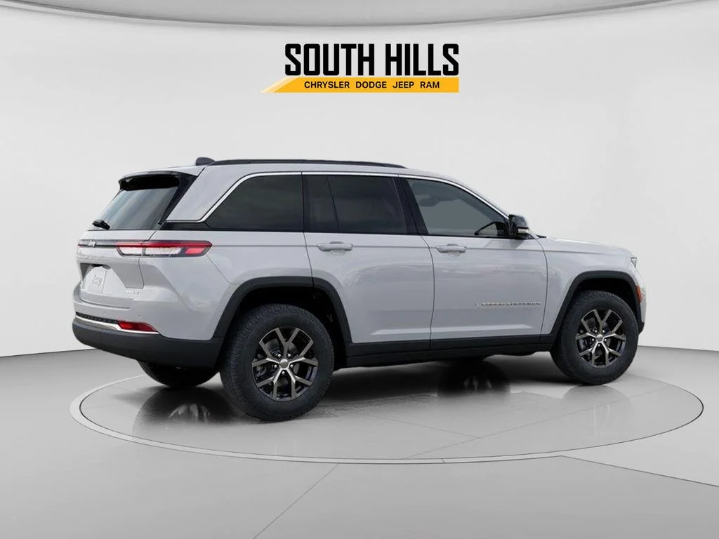 New 2025 Bright White Clear-Coat Exterior Paint Jeep Limited image 4