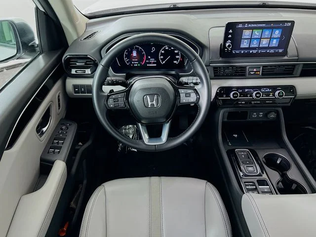 Certified Used 2025 Platinum White Pearl Honda EX-L+ image 23
