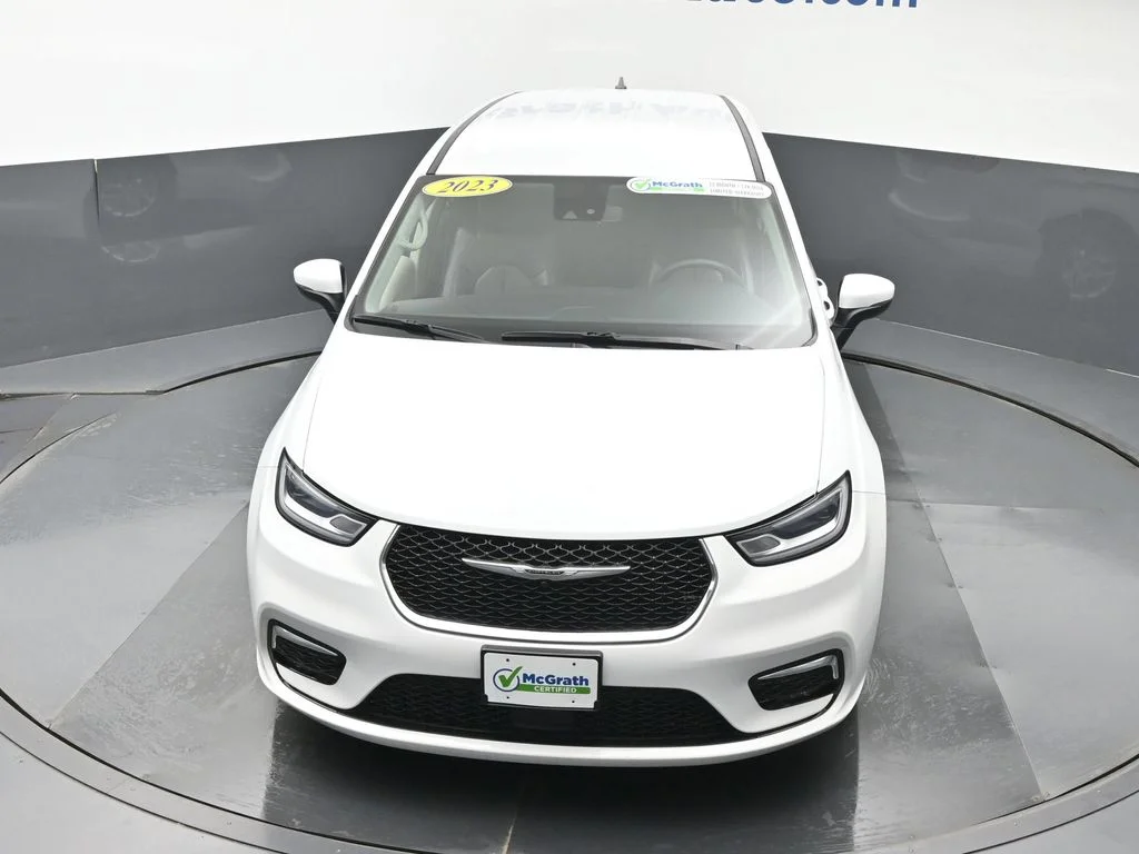 Used 2023 White Chrysler Touring L image 31