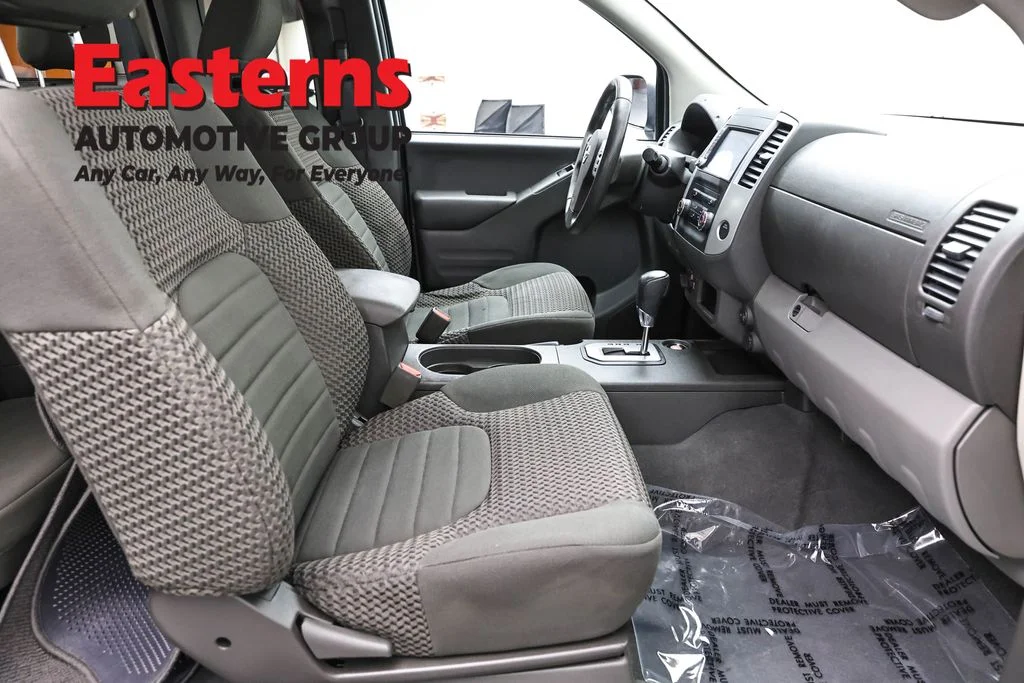 Used 2021 White Nissan SV image 22
