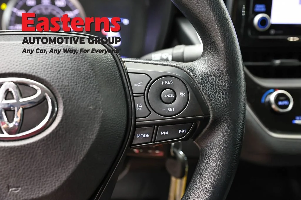 Used 2022 Silver Toyota LE image 15