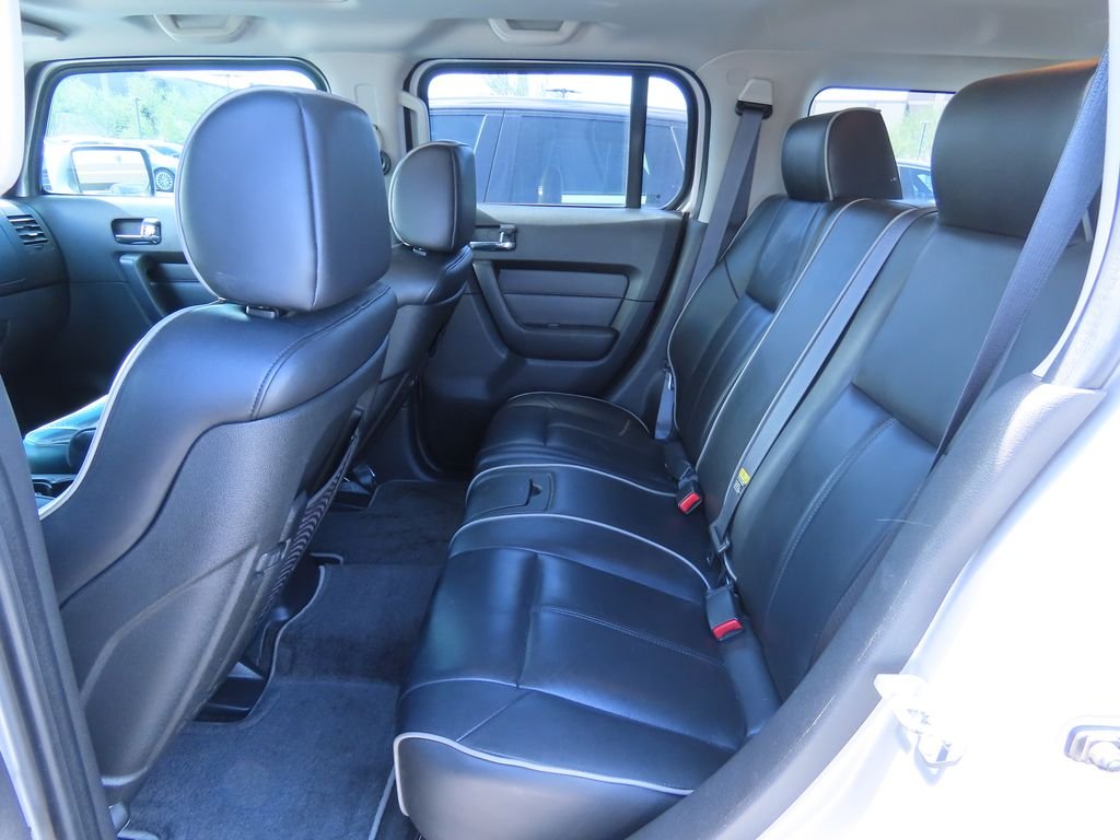 Used 2006 Boulder Gray Metallic Hummer  image 11