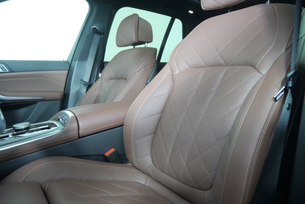 Certified Used 2026 Green Metallic BMW M60i image 12