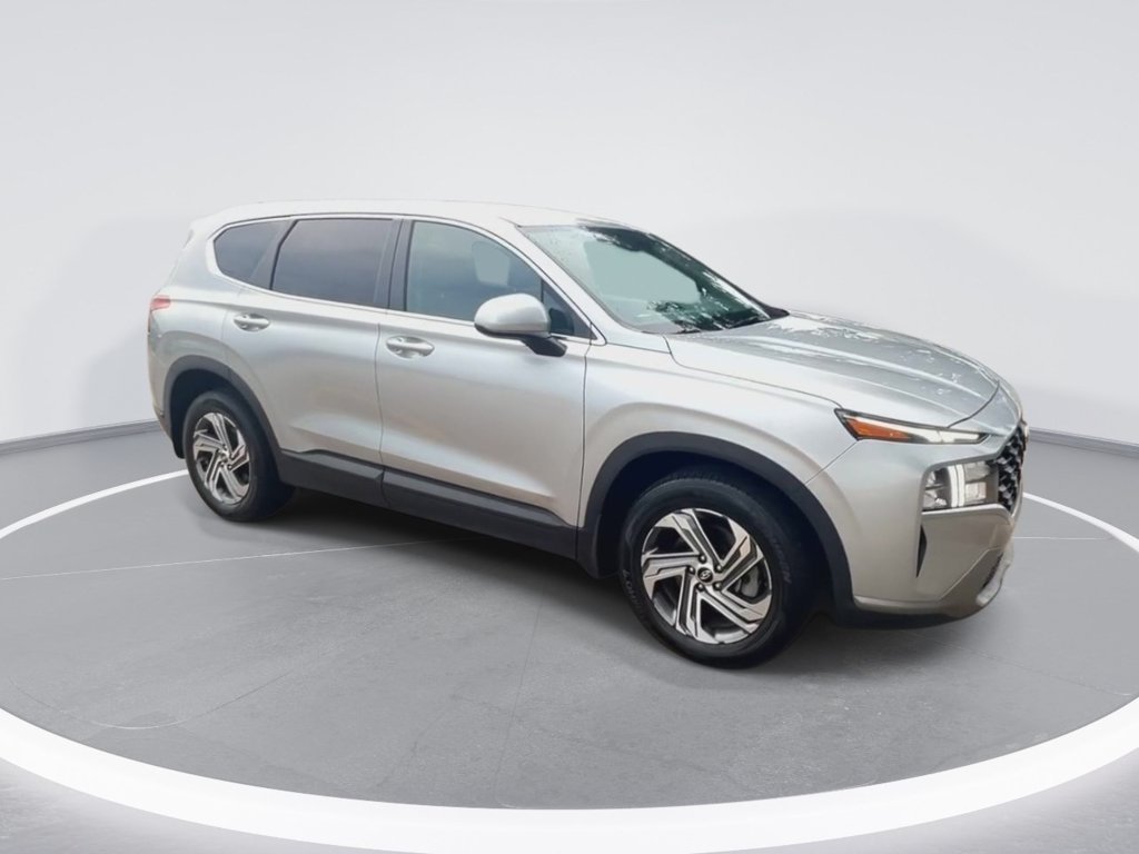 Certified Used 2023 Silver Hyundai SE image 2