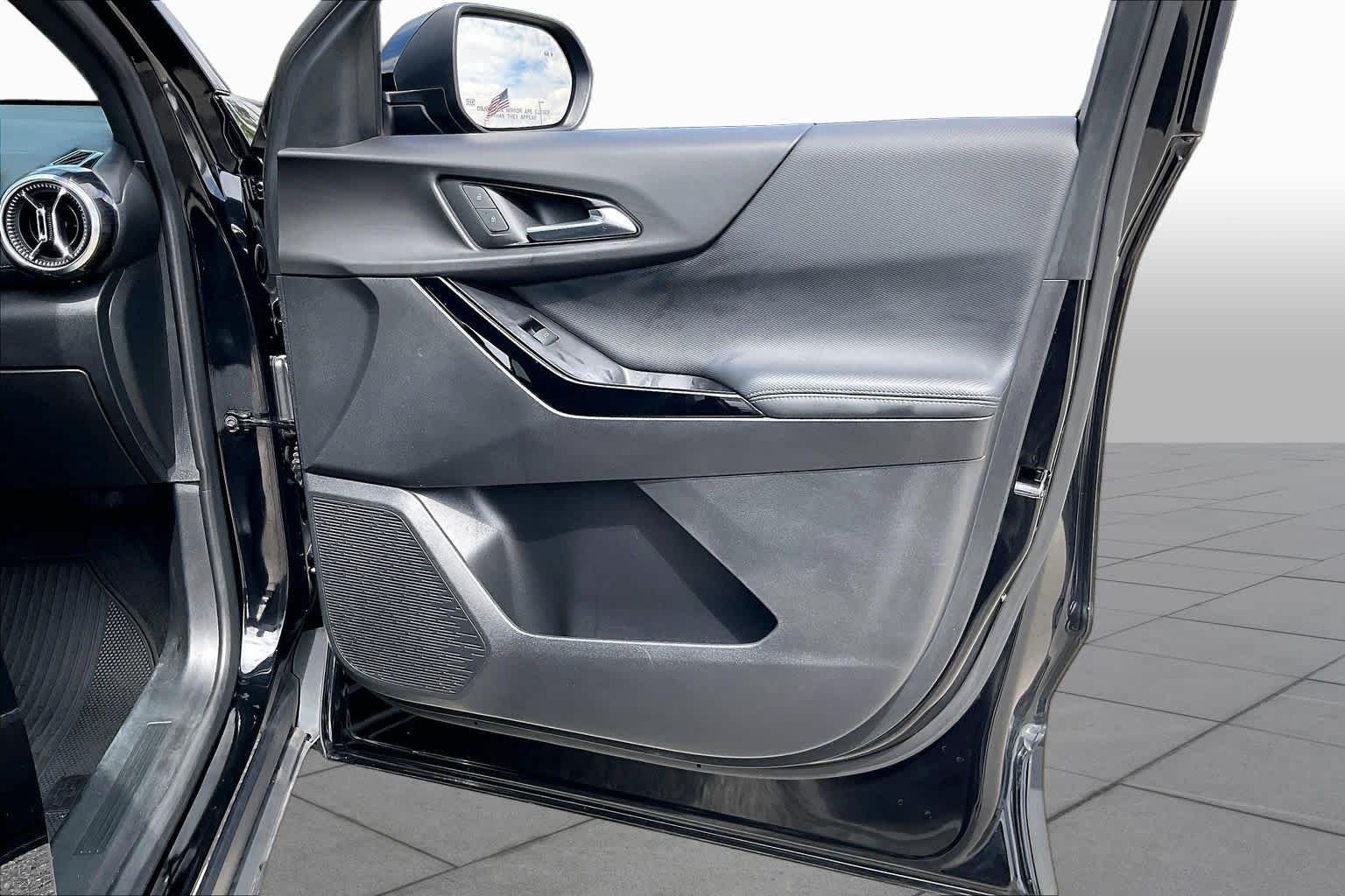 Used 2025 Mosaic Black Metallic Chevrolet FWD LT image 22