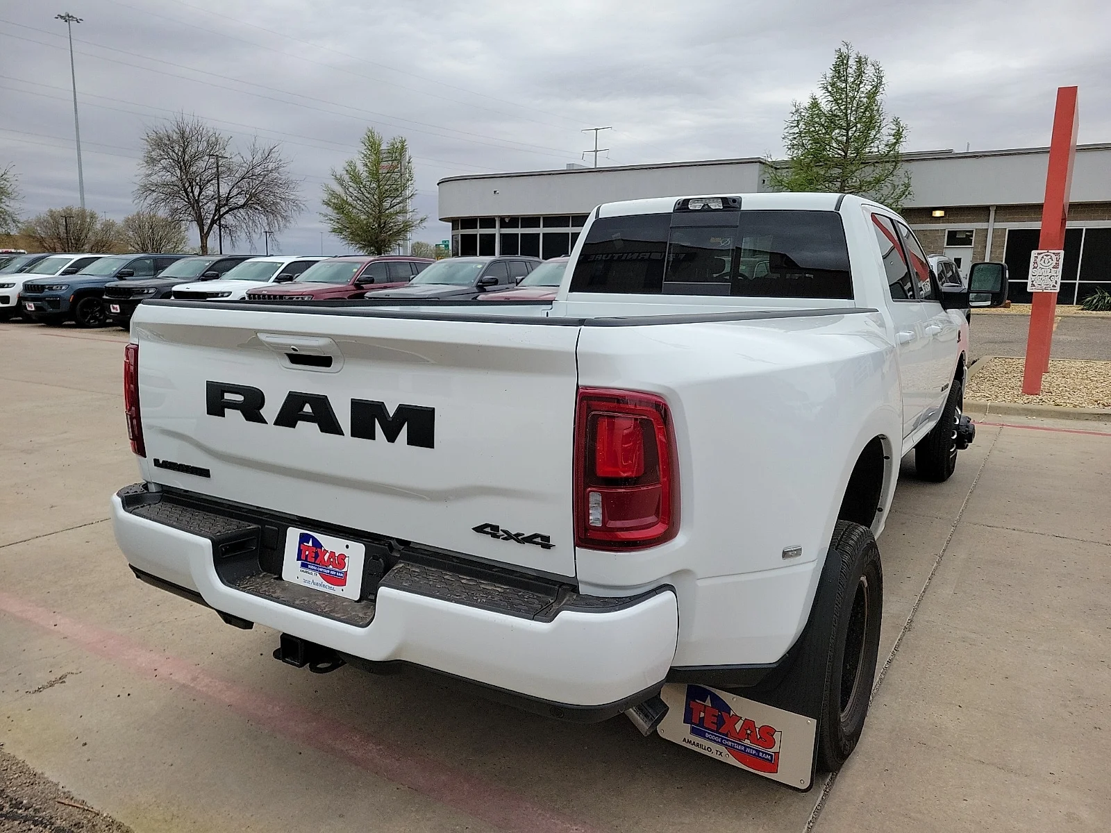 New 2026 PW7 Bright Whit Ram LARAMIE CREW CAB 4X4 8