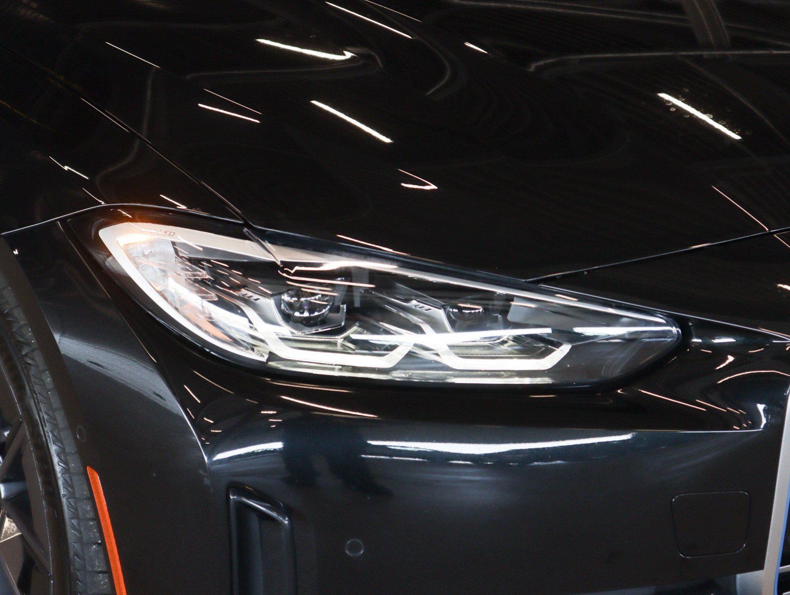 Used 2022 Black Sapphire Metallic BMW eDrive40 image 23
