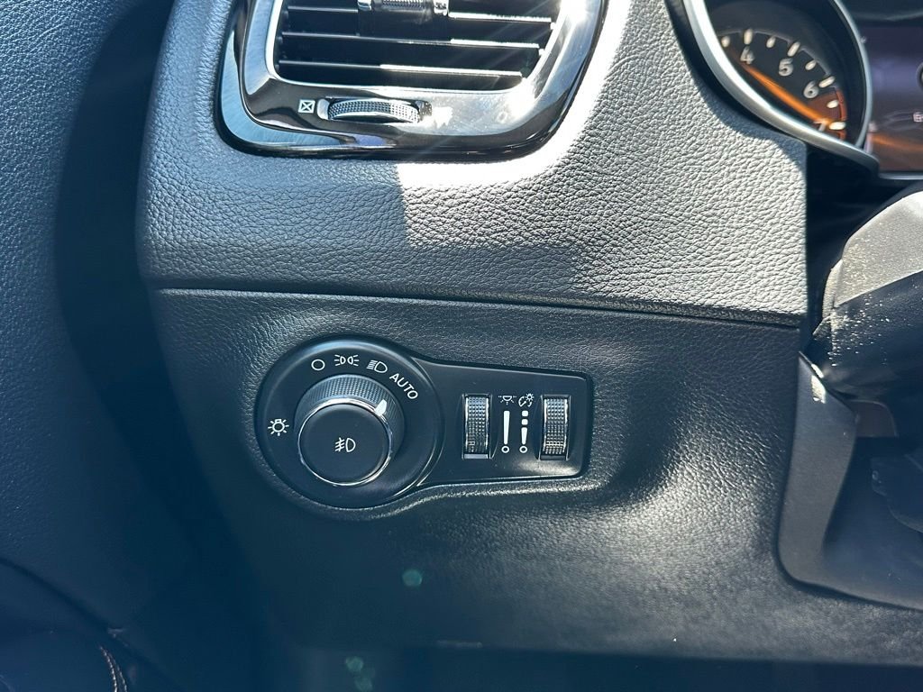 Used 2021 White Clearcoat Jeep Limited image 23