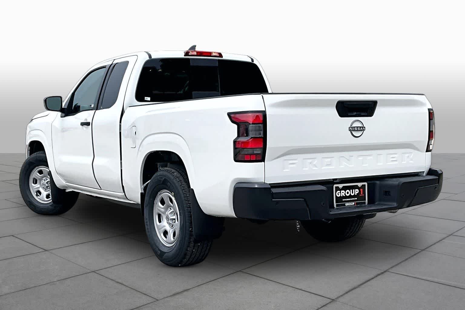 New 2026 Glacier White Nissan S image 7