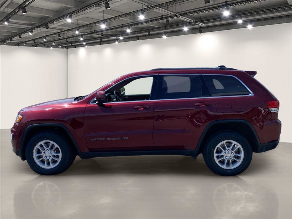 Used 2020 Velvet Red Pearlcoat Jeep Laredo E image 4
