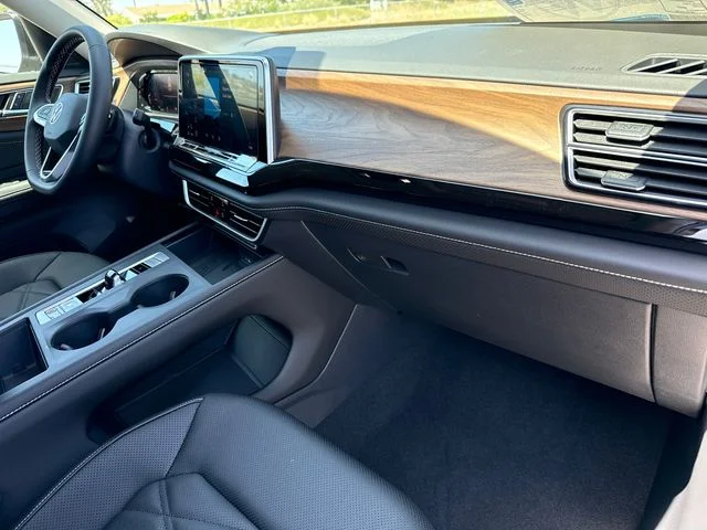 New 2026 Deep Black Pearl Volkswagen 2.0T SE image 19