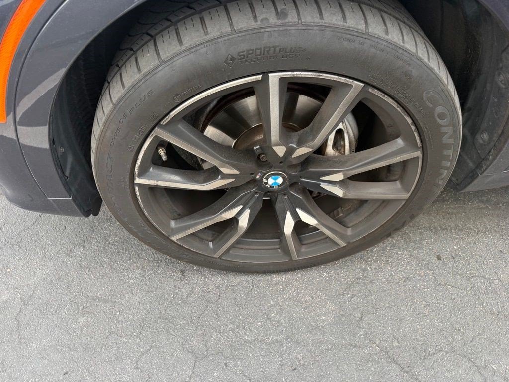 Used 2022 Arctic Grey Metallic BMW xDrive40i image 5