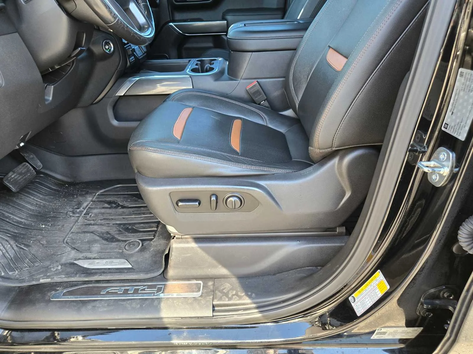 Used 2019 ONYX BLACK GMC AT4 image 25