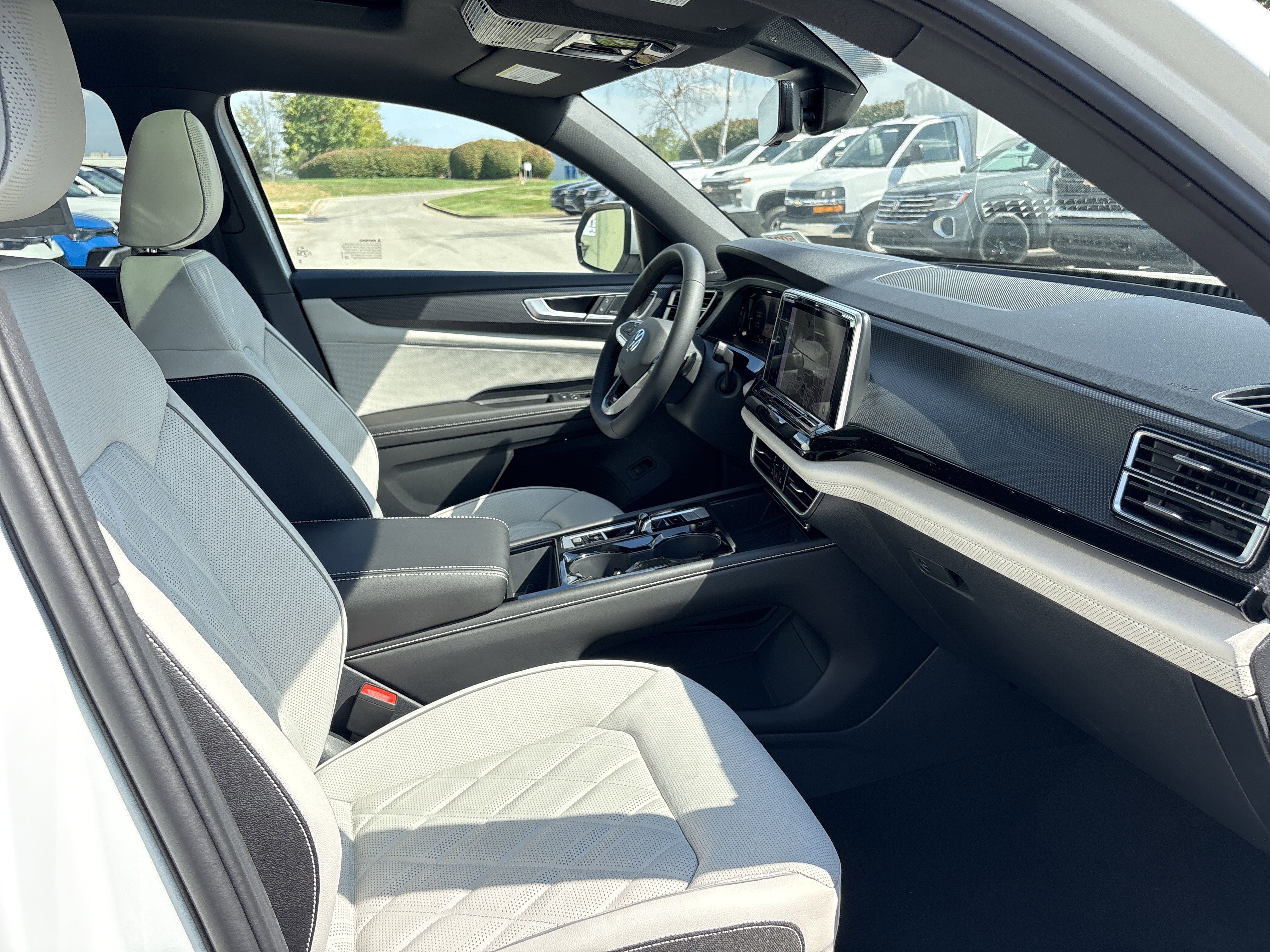 2026 Volkswagen Atlas Cross Sport SEL Premium R-LINE - Photo 24