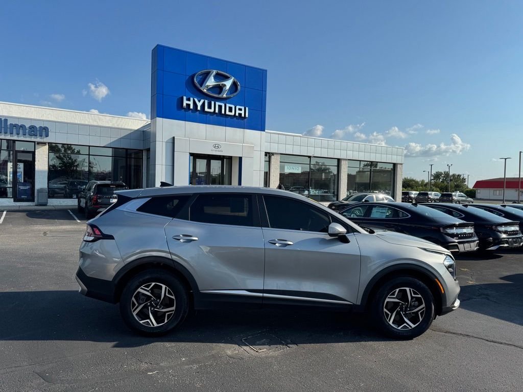 2023 Kia Sportage LX - Photo 8