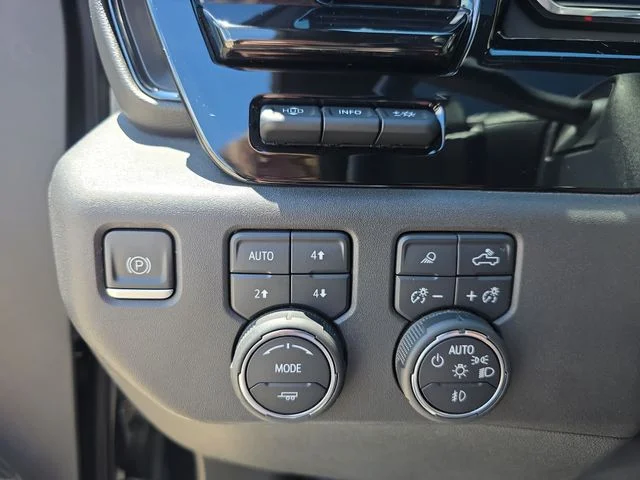 Used 2022 Black Chevrolet ZR2 image 25