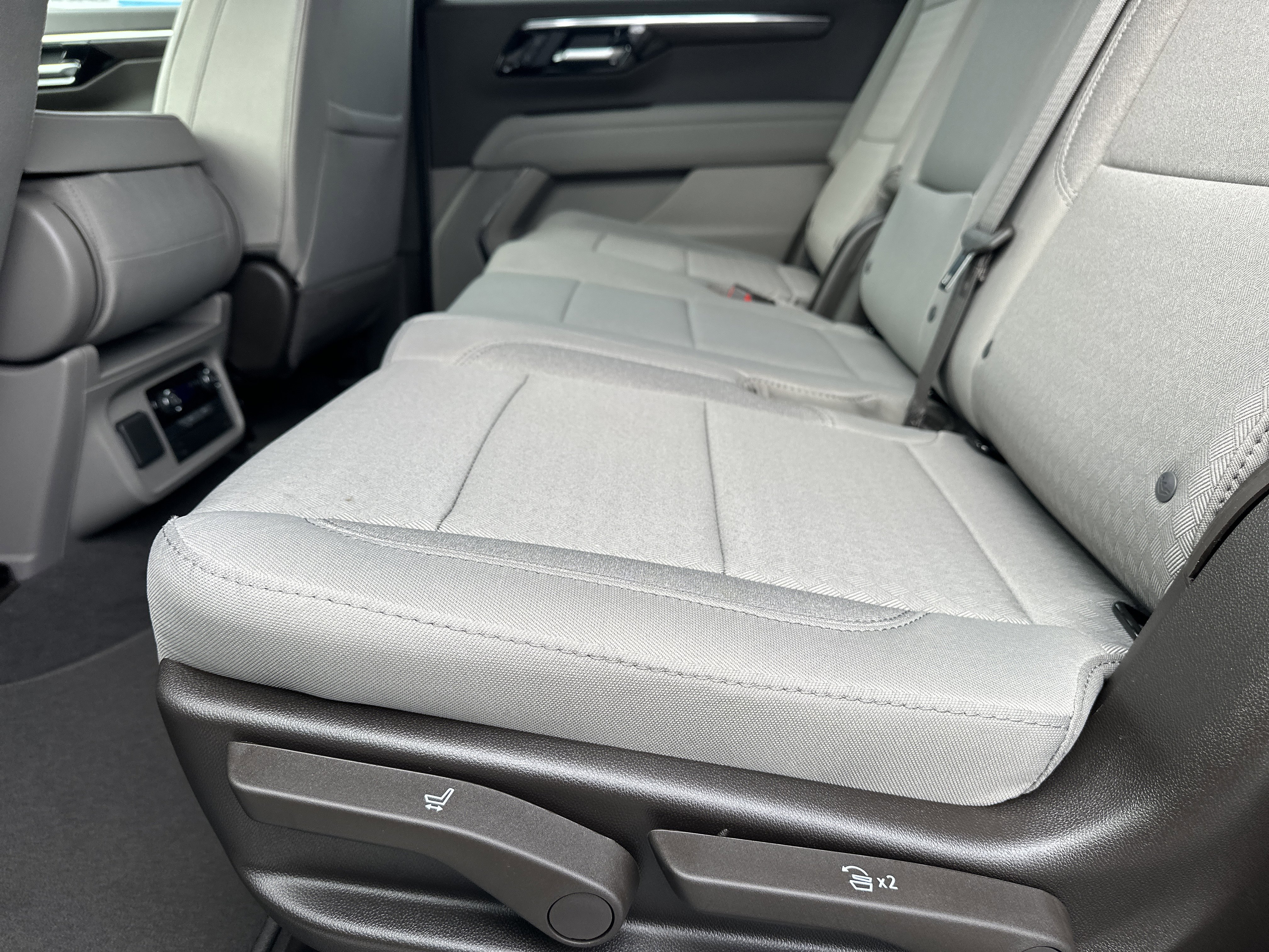 2026 Chevrolet Suburban LS - Photo 21