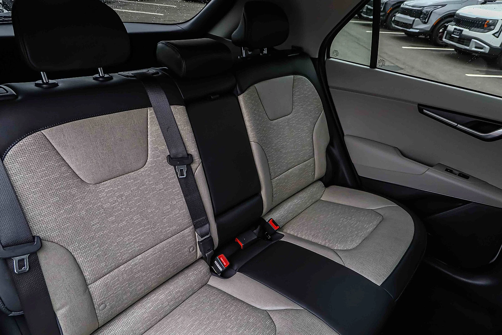 Certified Used 2025 Snow White Pearl Kia Wave image 24